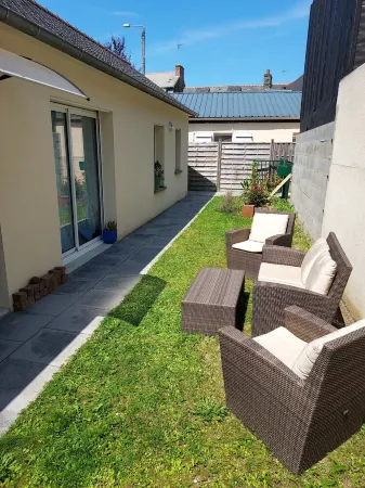 Detached single-storey house 50 m2 with small enclosed garden.