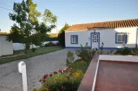 Small Villa with 3 bedrooms,2 bathrooms, AC, wifi,private pool.