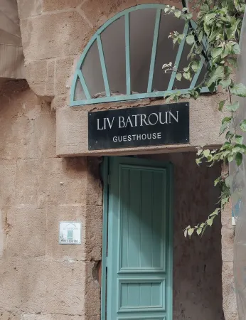 Charming condo at the heart of Batroun old souk Отели в г. Batroun