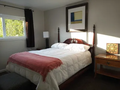 confort and style Vacation Home Hotels near Oh Wow Nickel Arcade