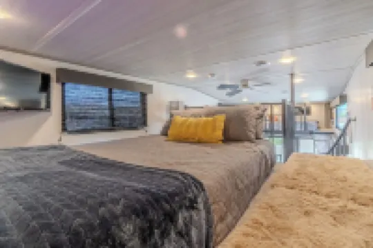 Tiny Home Lodge Near Zion and Bryce National Park HotTub, Stargazing, Epic Views
