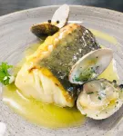 9 Rooms. 600 sqm house. 3000 sqm garden. 500 sqm Parking.