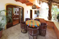 Casa Dos Amigos: Spacious 4Br w/ Pool, BBQ, Garden & Near Beach!