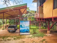 Unique 3BR Costa Rica Jungle Tree House near Playa Negra