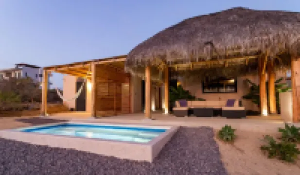 Private Villa - Heated Pool, Ocean View & Walk to Beach