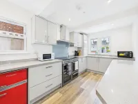 4Br4Ensuite-Garden-W&D-CloseToCityCentre Отели в г. 