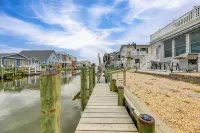 Waterfront Gem w/ Dock: 3 Mi to Fenwick Island Fun - Homestays