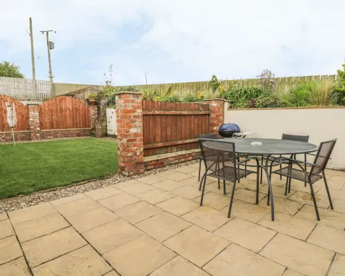 Little Argham Cottage Hotels in Driffield