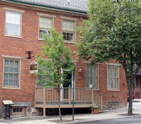 เดอะทิลลี เพียร์ซเฮาส์ อินน์