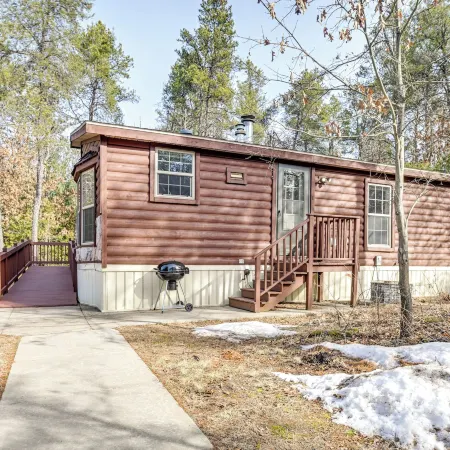 Fire Pit: Family-friendly Cabin in Gillett!
