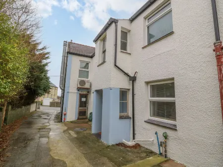 Bryngolau Отели в г. Морфа Нефин