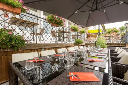 Logis Spa Hotel Restaurant de La Poste Отели в г. Лабати-д'Андор