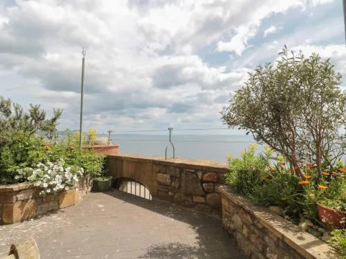Sundial House Hotels in Lyme Regis