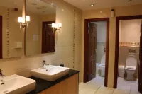 County Hotel
