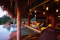 Hush Maderas - Pools