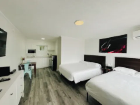 Westview Centre Motel Ltd Hotels in qathet