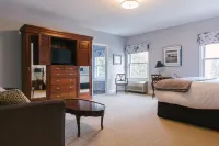 Shadow Lawn Inn Hotels in Quispamsis