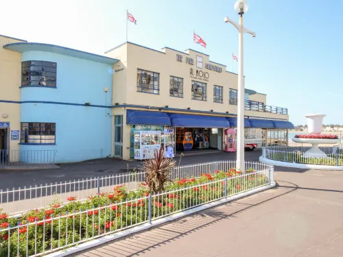 Anchors Away Hotels in Fleet