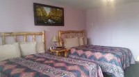 Long Holiday Motel
