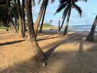 KitNet na Praia de Itapuã Hotel dekat Alun-alun Vinicius de Moraes