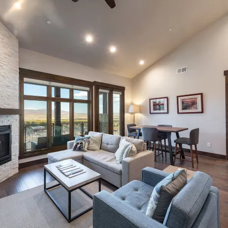 , Walk to Skiing at Cabriolet, Mountain View, Shared Pool and Hot Tub, Gym