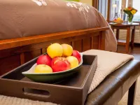 Hillcrest Farm Market B&B Hotels near Black Mountain