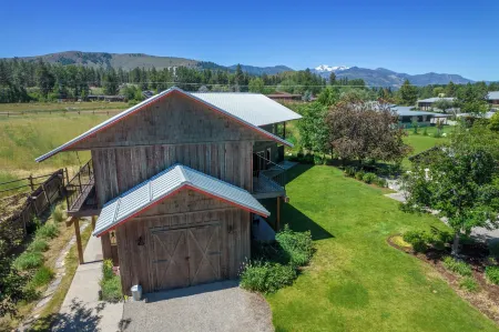 Mt Gardner Inn Отели рядом с достопримечательностью «Methow River»