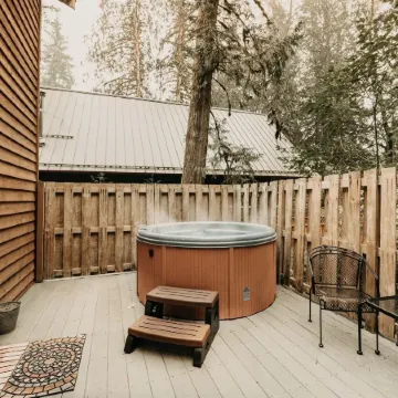 89gs - Hot Tub - Pets Ok - Wifi - Sleeps 4 1 Bedroom Home by RedAwning