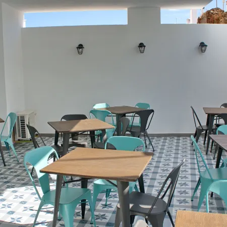 Topcity Hostel & Suites