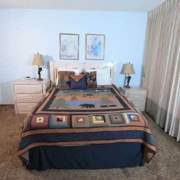 Lakescape 3 Bedroom Condo by RedAwning