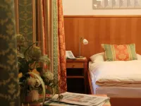 Airporthotel Salzburg - Hotel am Salzburg Airport Hotels near Hangar-7