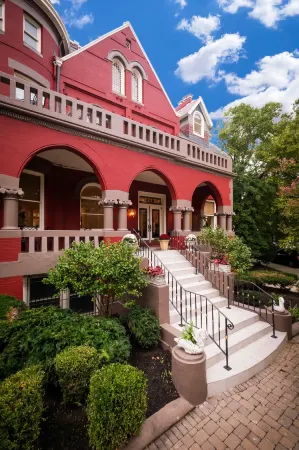 Swann House Отели рядом с достопримечательностью «Original Founding Church of Scientology»