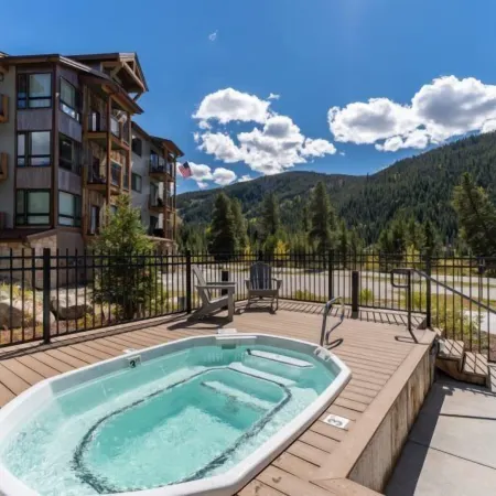 Clearwater Lofts Luxury 1 Bed Condo Near Lakeside Village