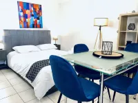 Ella Suite Piraeus Stylish St, Balcony & Sea View