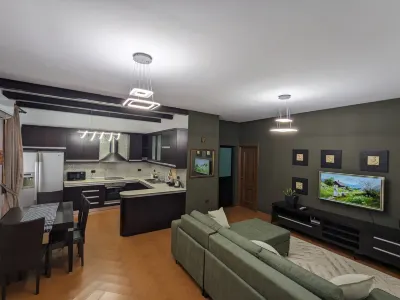 Classic villa-spacious city center free parking Hotel a 