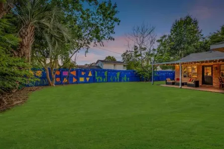 Beautiful 5BR Houston Designer Villa Отели рядом с достопримечательностью «Космический центр в Хьюстоне»