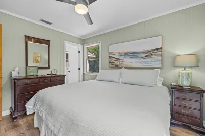 Wave Call, in Southern Shores, beckons you to this luxurious cottage!