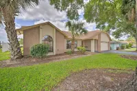 ~ 5 Mi to Theme Parks: Kissimmee Home w/ Pool - Country Houses