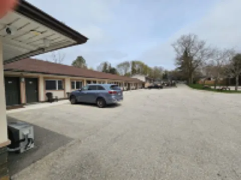 Forest Plaza Motel Hotels in Mount Forest