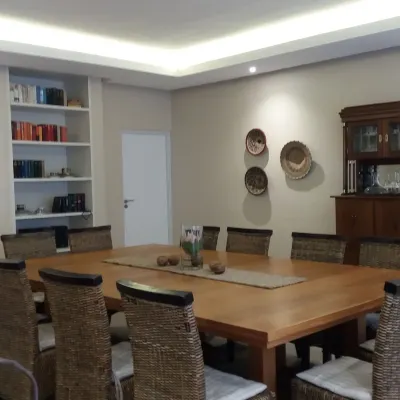 La Roche Guest House Hotels near Milnerton Golf Course