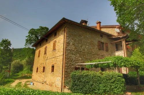 Farmhouse with Stables Horses and the Ability to Make Horseback Riding