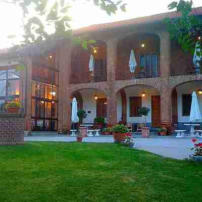 テヌータ モンヴィローネ カントリー ハウス & レストラン Hotel Exterior