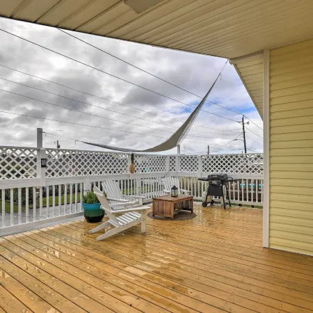 Pet-Friendly Townhome, 2 Blocks to Atlantic Beach!