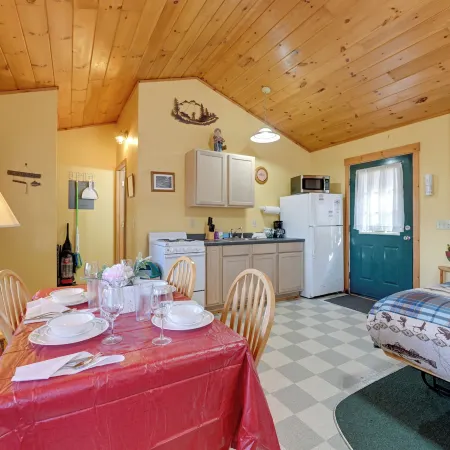 Pet-Friendly Smoky Mountain Cabin Hunt and Fish!