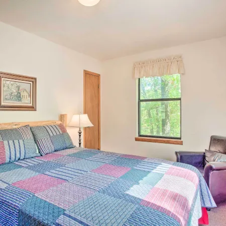 Cozy, Secluded Davis Cabin on 60 Wooded Acres