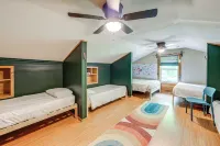 Oswegatchie River Cabin w/ Kayaks + Fire Pit! - parking