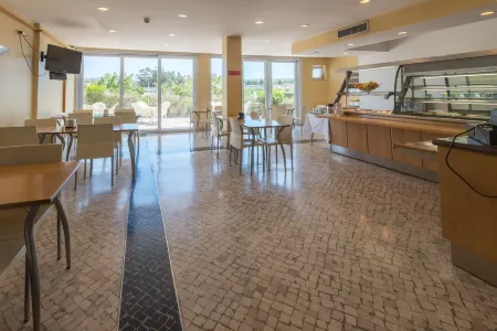 Amazonia Palmela Apartamentos Turisticos Отели в г. Кинта-ду-Анжу