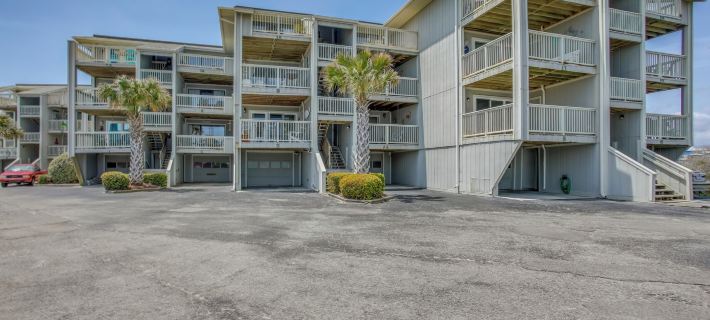 Ocean-View Balcony: Carolina Beach Condo! Hotels in Federal Point