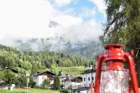 Albergo Scoiattolo Dolomites Experience - Bergblick