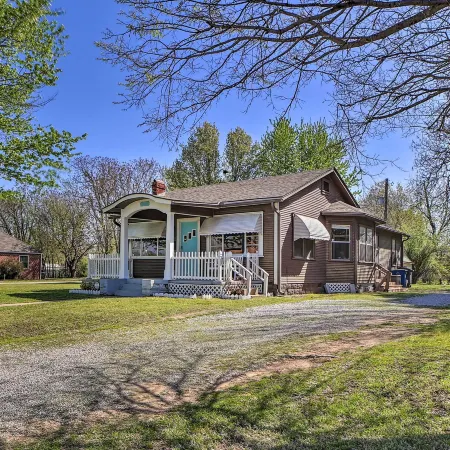 Amazing Musical Abode in Expo Square Neighborhood!